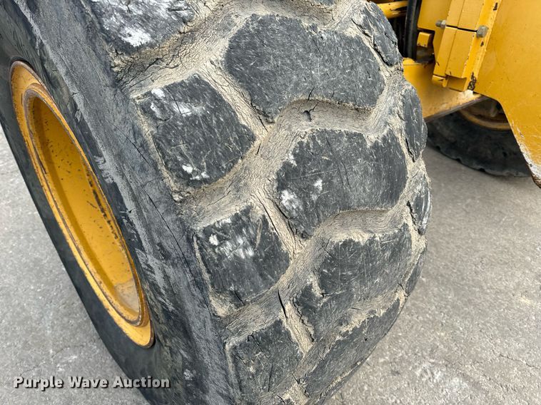 image for item EH6608 2008 John Deere 872D motor grader