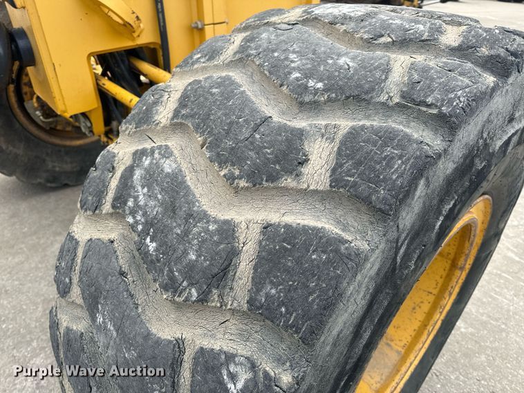 image for item EH6608 2008 John Deere 872D motor grader