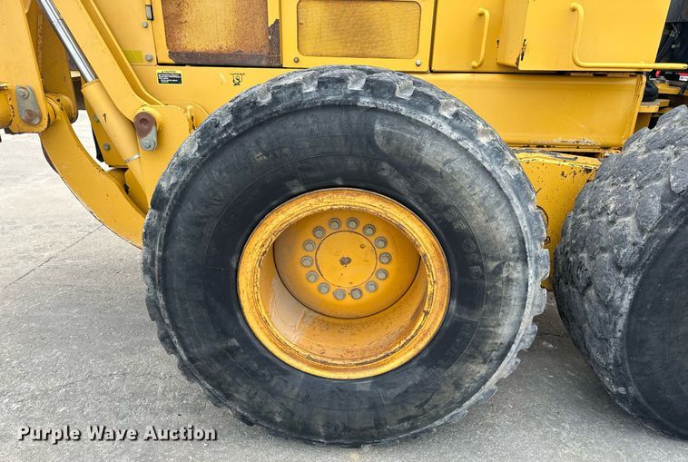 image for item EH6608 2008 John Deere 872D motor grader