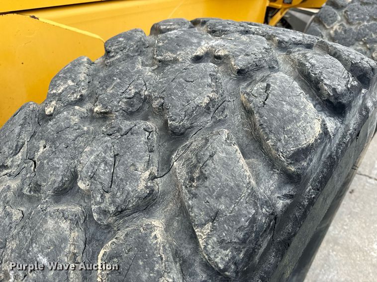 image for item EH6608 2008 John Deere 872D motor grader