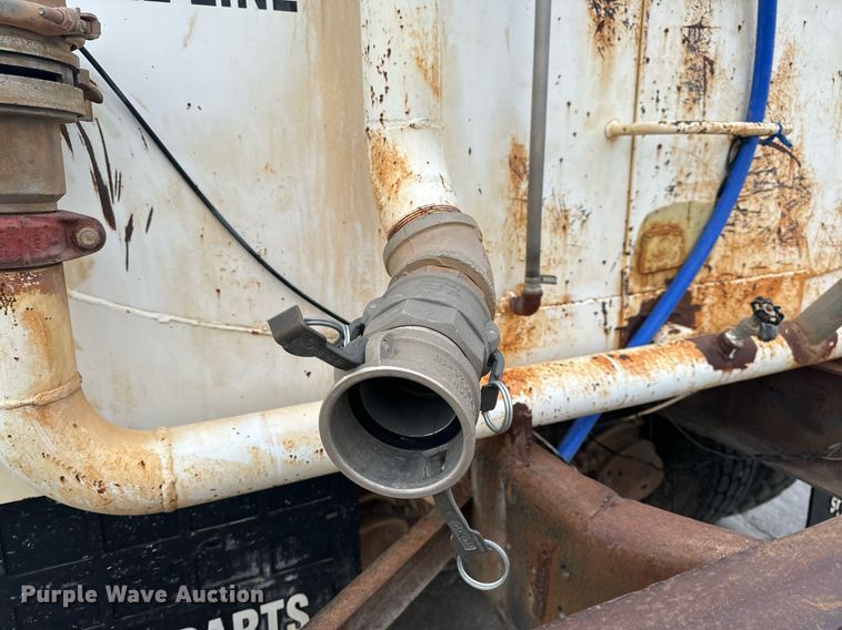 image for item EH6609 1993 Ford L8000 water truck