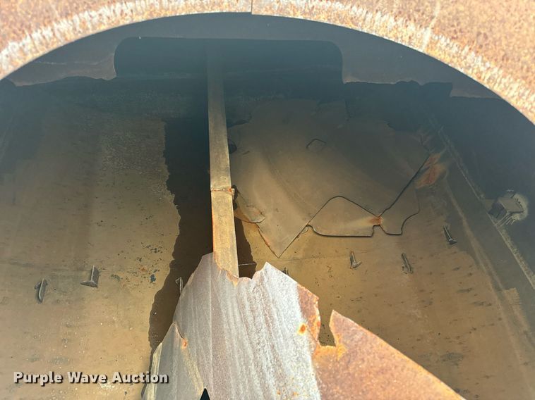 image for item EH6609 1993 Ford L8000 water truck