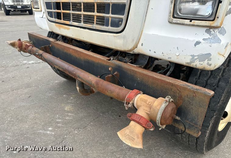 image for item EH6609 1993 Ford L8000 water truck