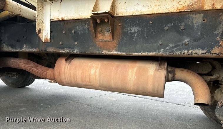 image for item EH6609 1993 Ford L8000 water truck