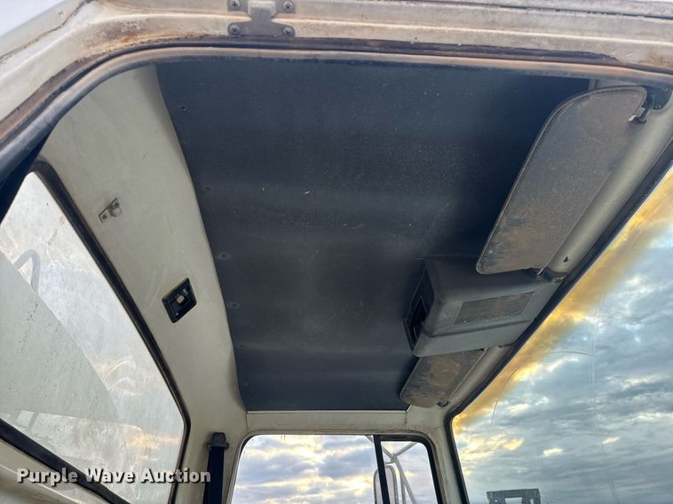 image for item EH6609 1993 Ford L8000 water truck