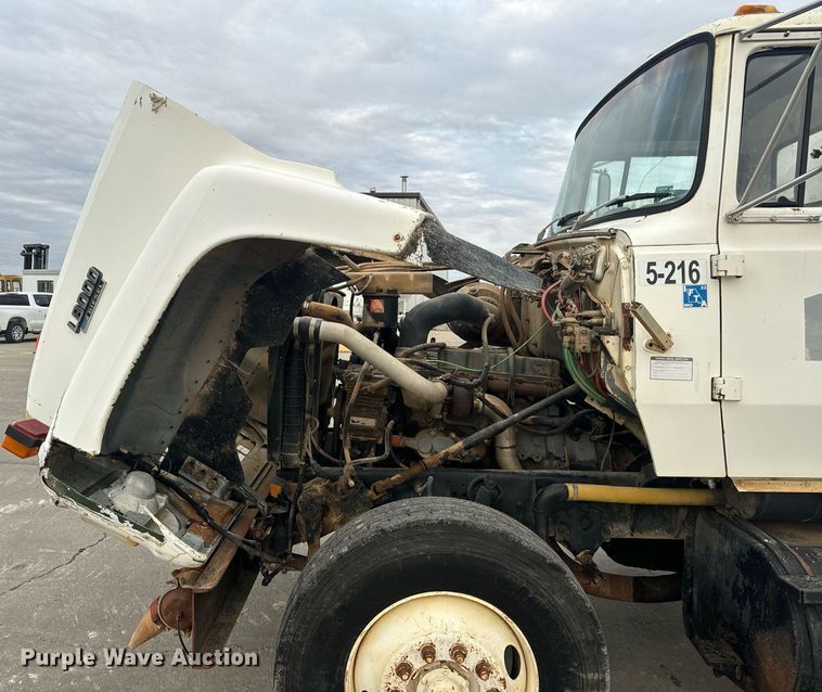 image for item EH6609 1993 Ford L8000 water truck