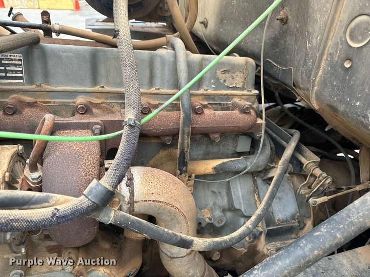 image for item EH6609 1993 Ford L8000 water truck