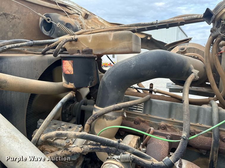 image for item EH6609 1993 Ford L8000 water truck