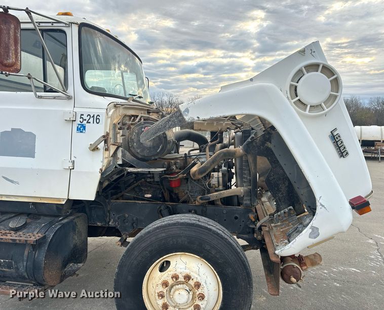 image for item EH6609 1993 Ford L8000 water truck