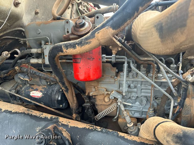 image for item EH6609 1993 Ford L8000 water truck