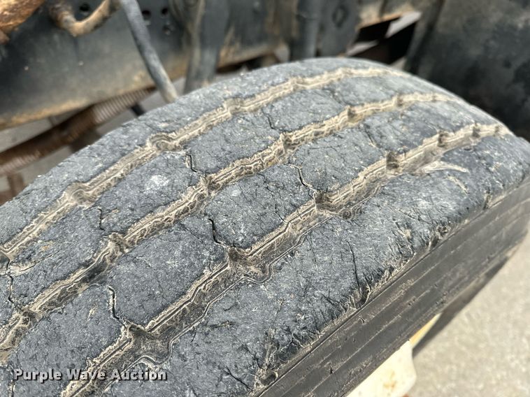 image for item EH6609 1993 Ford L8000 water truck