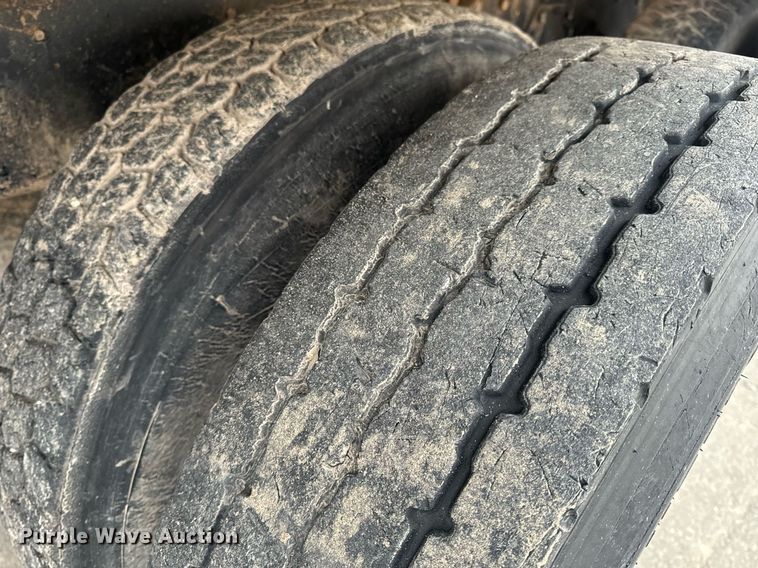 image for item EH6609 1993 Ford L8000 water truck