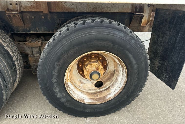 image for item EH6609 1993 Ford L8000 water truck