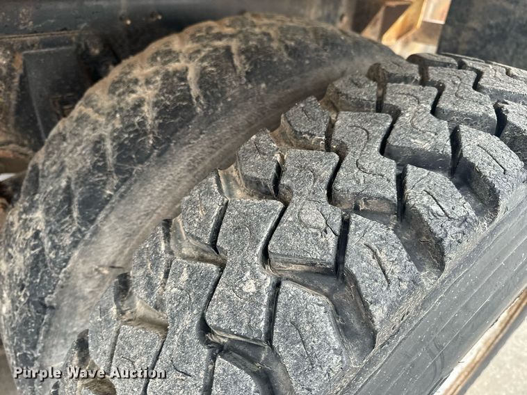 image for item EH6609 1993 Ford L8000 water truck