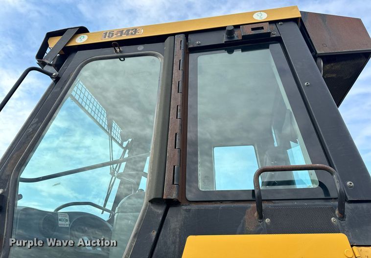 image for item EH6610 2006 Caterpillar 953C track loader