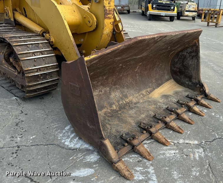 image for item EH6610 2006 Caterpillar 953C track loader