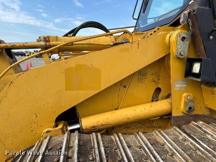 image for item EH6610 2006 Caterpillar 953C track loader