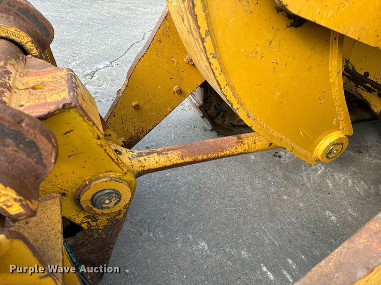 image for item EH6610 2006 Caterpillar 953C track loader