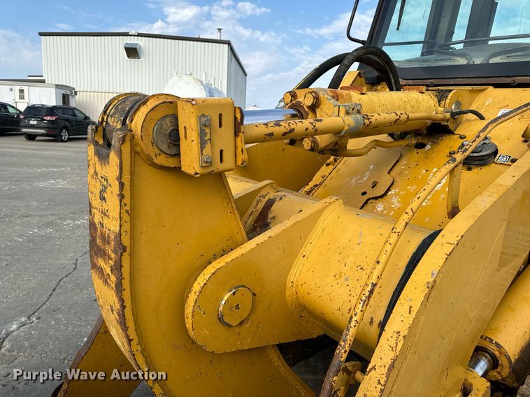 image for item EH6610 2006 Caterpillar 953C track loader