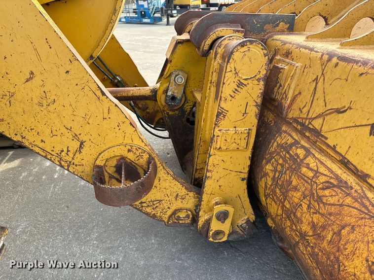 image for item EH6610 2006 Caterpillar 953C track loader