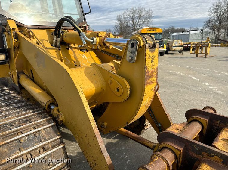 image for item EH6610 2006 Caterpillar 953C track loader