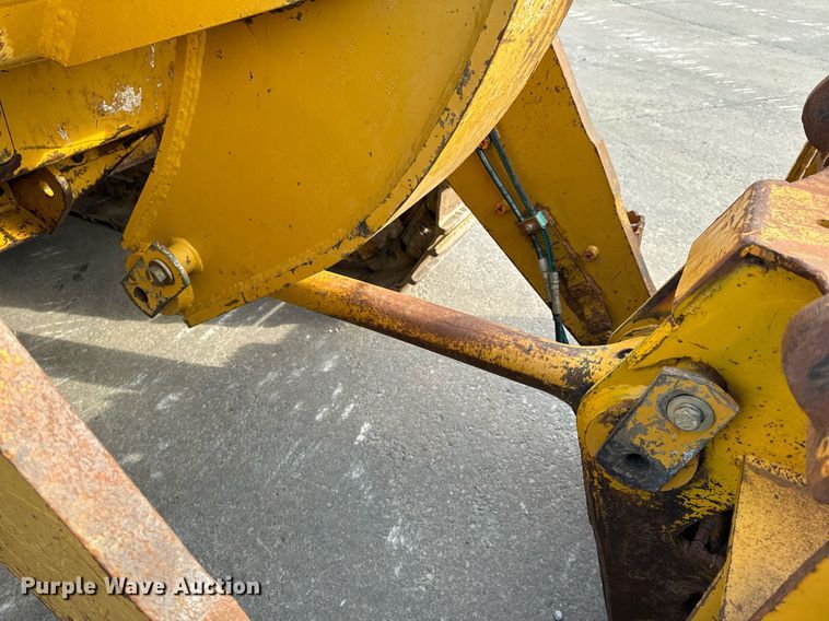 image for item EH6610 2006 Caterpillar 953C track loader