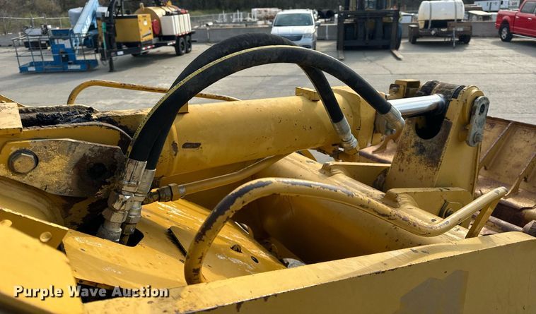 image for item EH6610 2006 Caterpillar 953C track loader