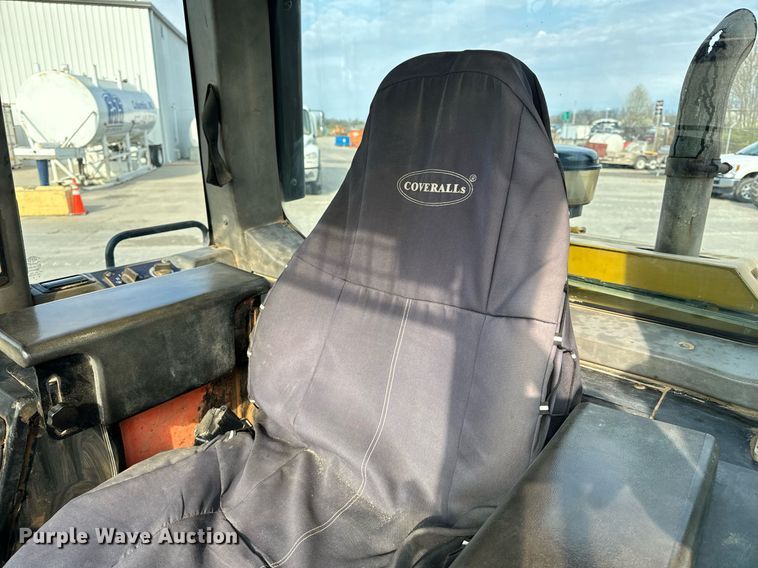 image for item EH6610 2006 Caterpillar 953C track loader