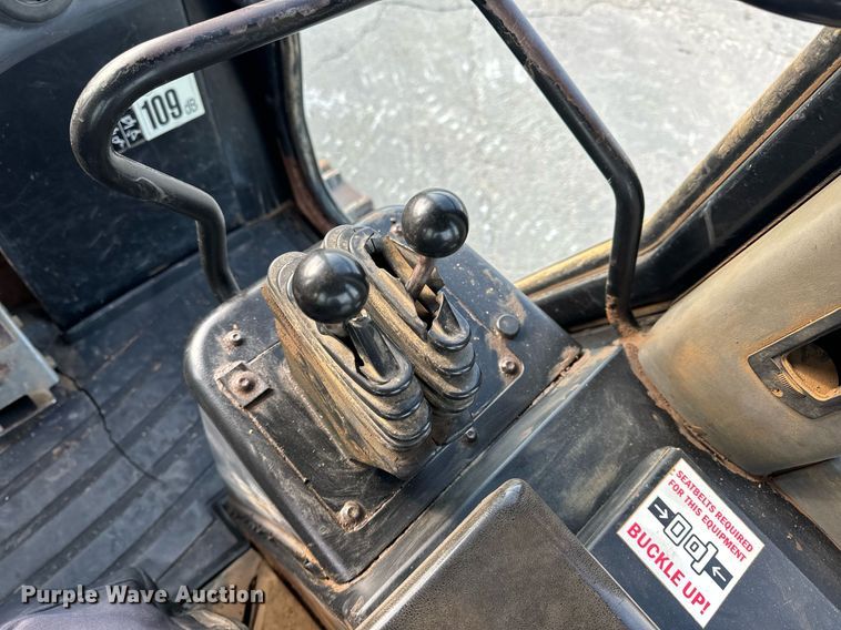 image for item EH6610 2006 Caterpillar 953C track loader