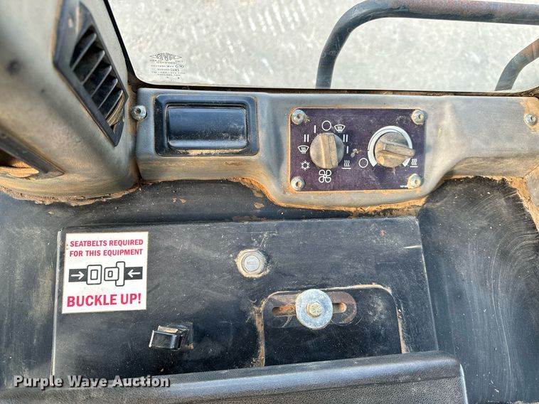 image for item EH6610 2006 Caterpillar 953C track loader