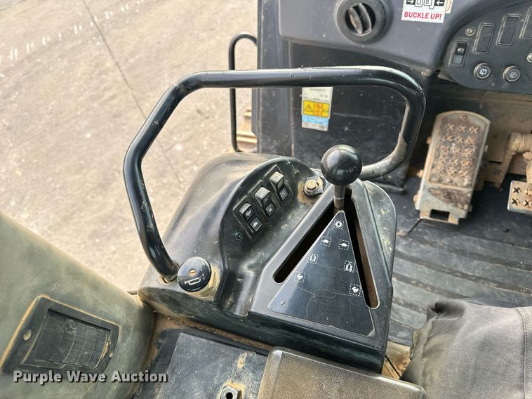 image for item EH6610 2006 Caterpillar 953C track loader