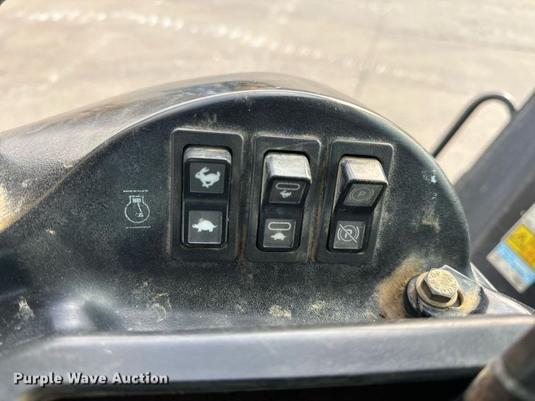 image for item EH6610 2006 Caterpillar 953C track loader