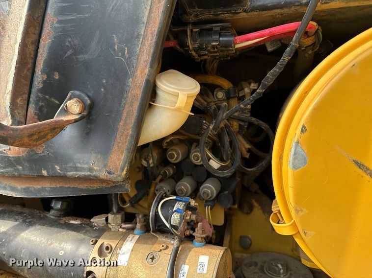 image for item EH6610 2006 Caterpillar 953C track loader