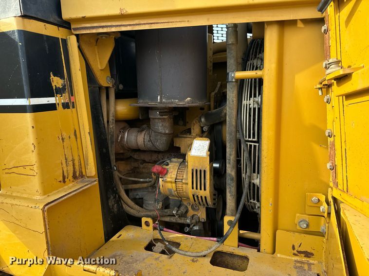 image for item EH6610 2006 Caterpillar 953C track loader