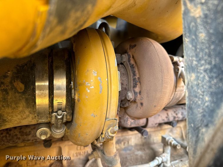 image for item EH6610 2006 Caterpillar 953C track loader