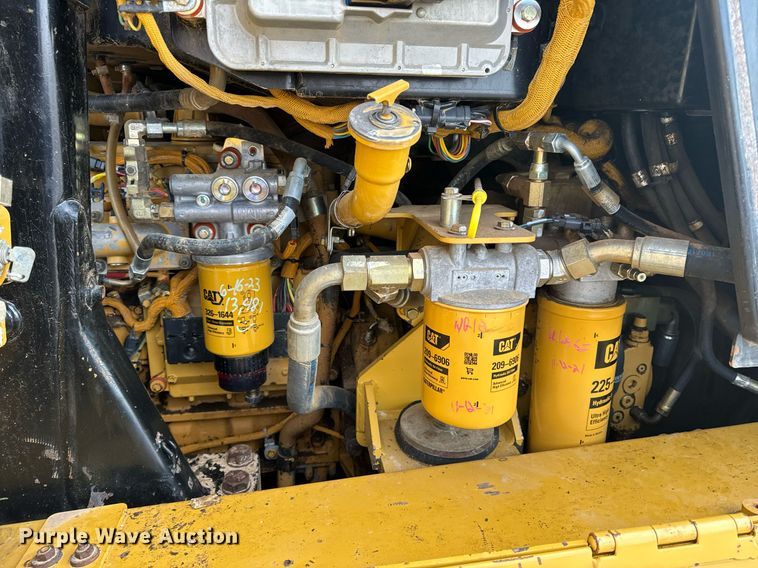 image for item EH6610 2006 Caterpillar 953C track loader