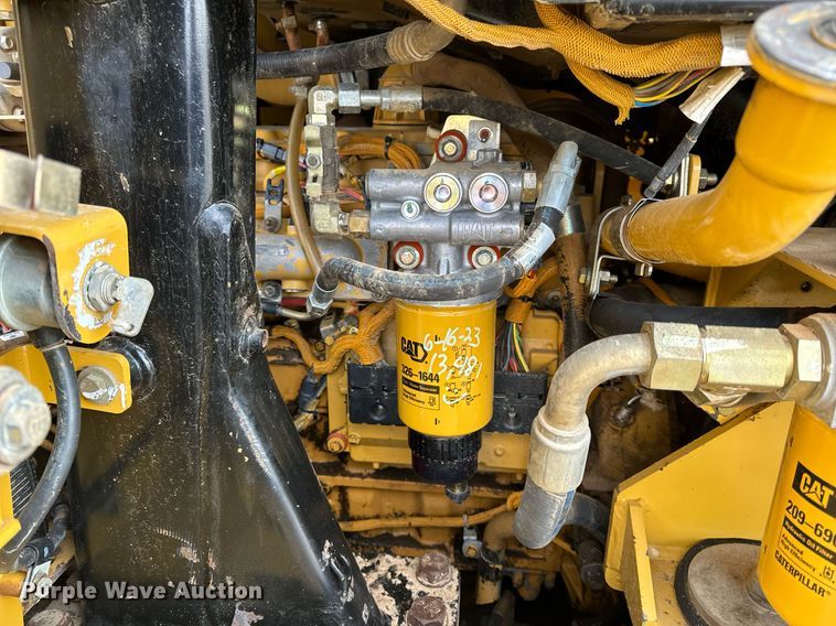 image for item EH6610 2006 Caterpillar 953C track loader