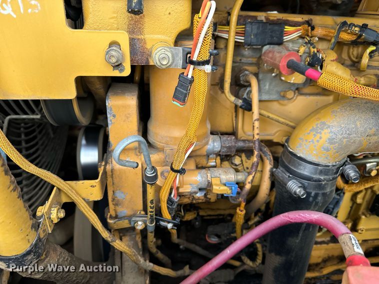 image for item EH6610 2006 Caterpillar 953C track loader