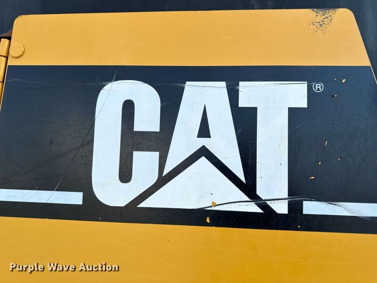 image for item EH6610 2006 Caterpillar 953C track loader