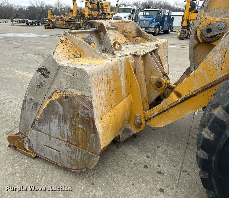 image for item EH6612 2011 Caterpillar 966H wheel loader