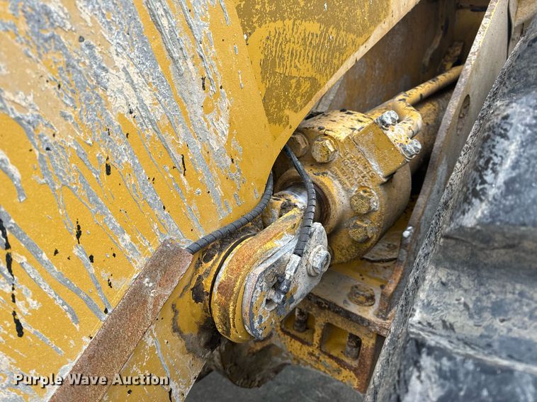 image for item EH6612 2011 Caterpillar 966H wheel loader