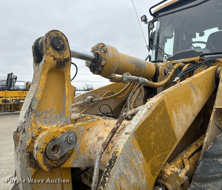image for item EH6612 2011 Caterpillar 966H wheel loader
