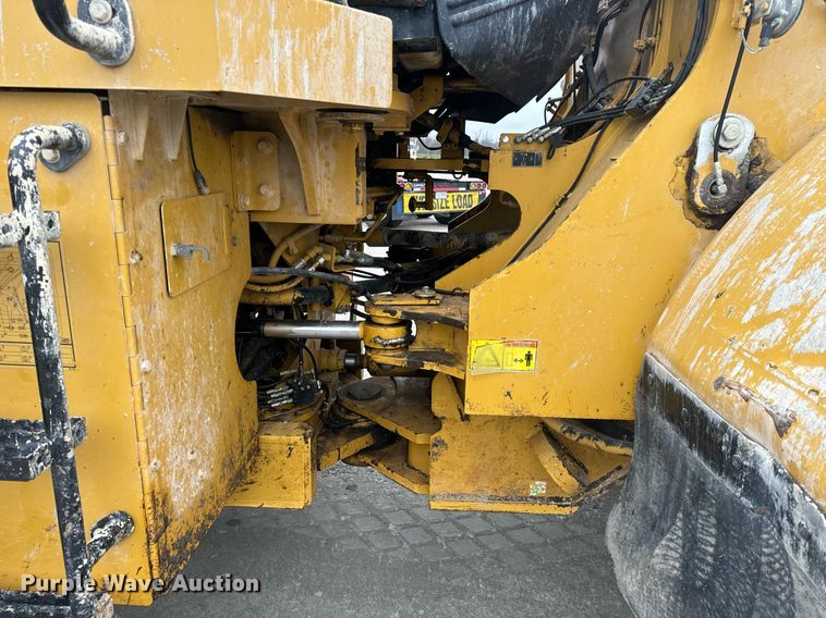 image for item EH6612 2011 Caterpillar 966H wheel loader