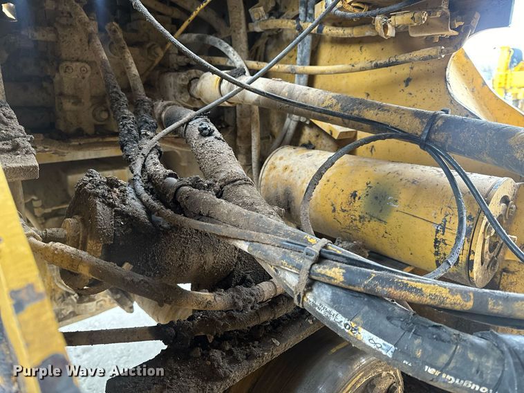 image for item EH6612 2011 Caterpillar 966H wheel loader