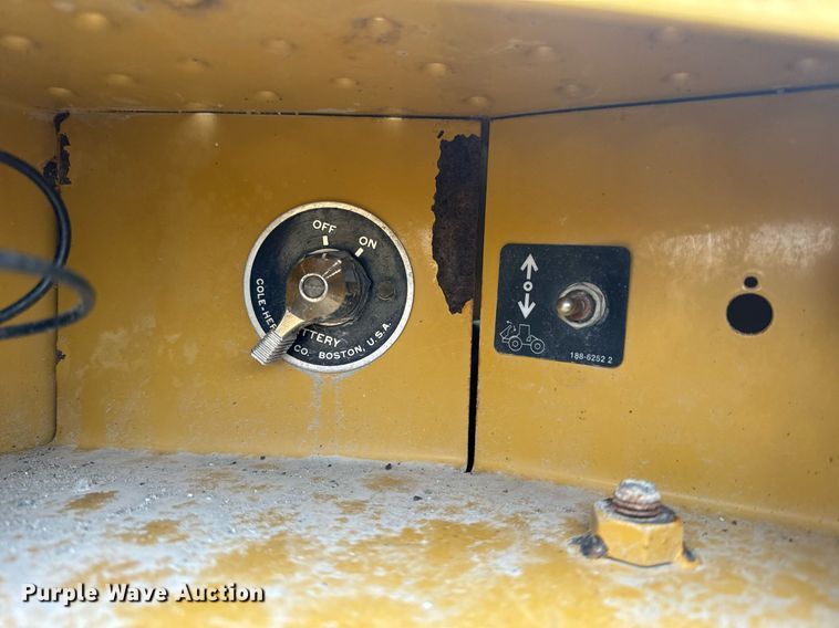 image for item EH6612 2011 Caterpillar 966H wheel loader