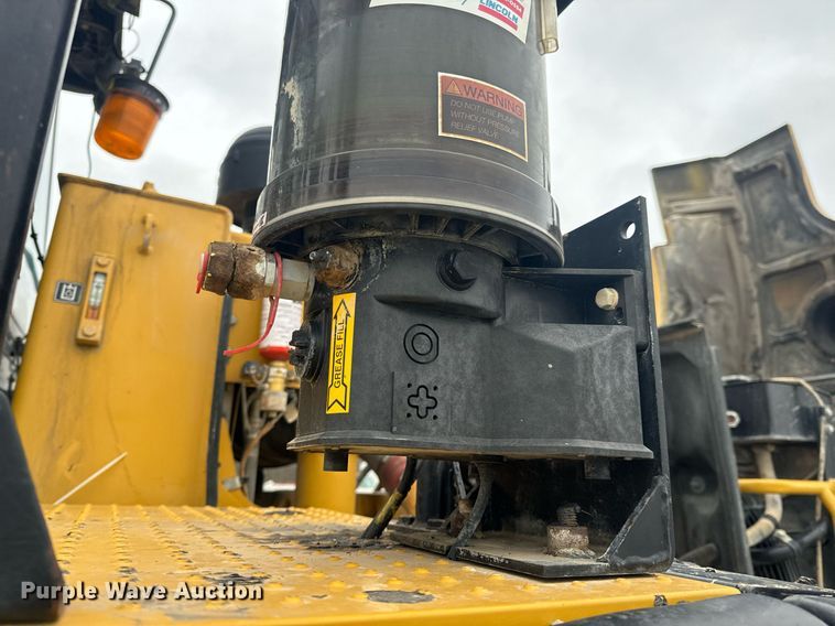 image for item EH6612 2011 Caterpillar 966H wheel loader