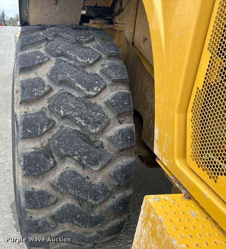 image for item EH6612 2011 Caterpillar 966H wheel loader