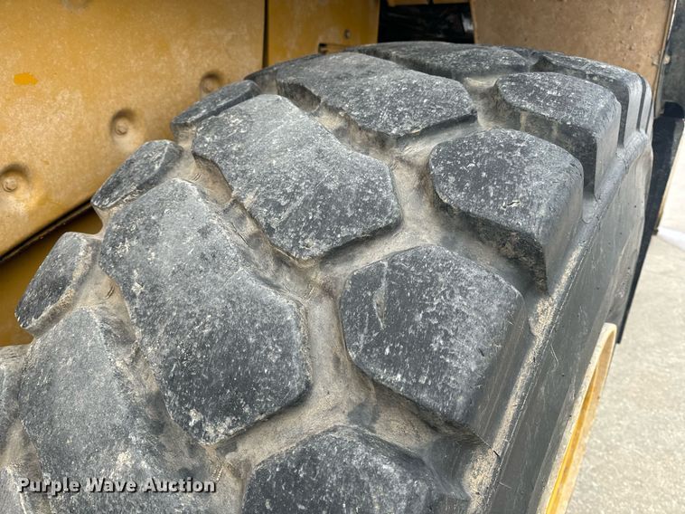 image for item EH6612 2011 Caterpillar 966H wheel loader