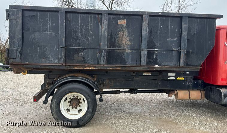 image for item EH6641 1999 International 4900 roll-off container truck