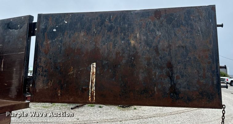 image for item EH6641 1999 International 4900 roll-off container truck